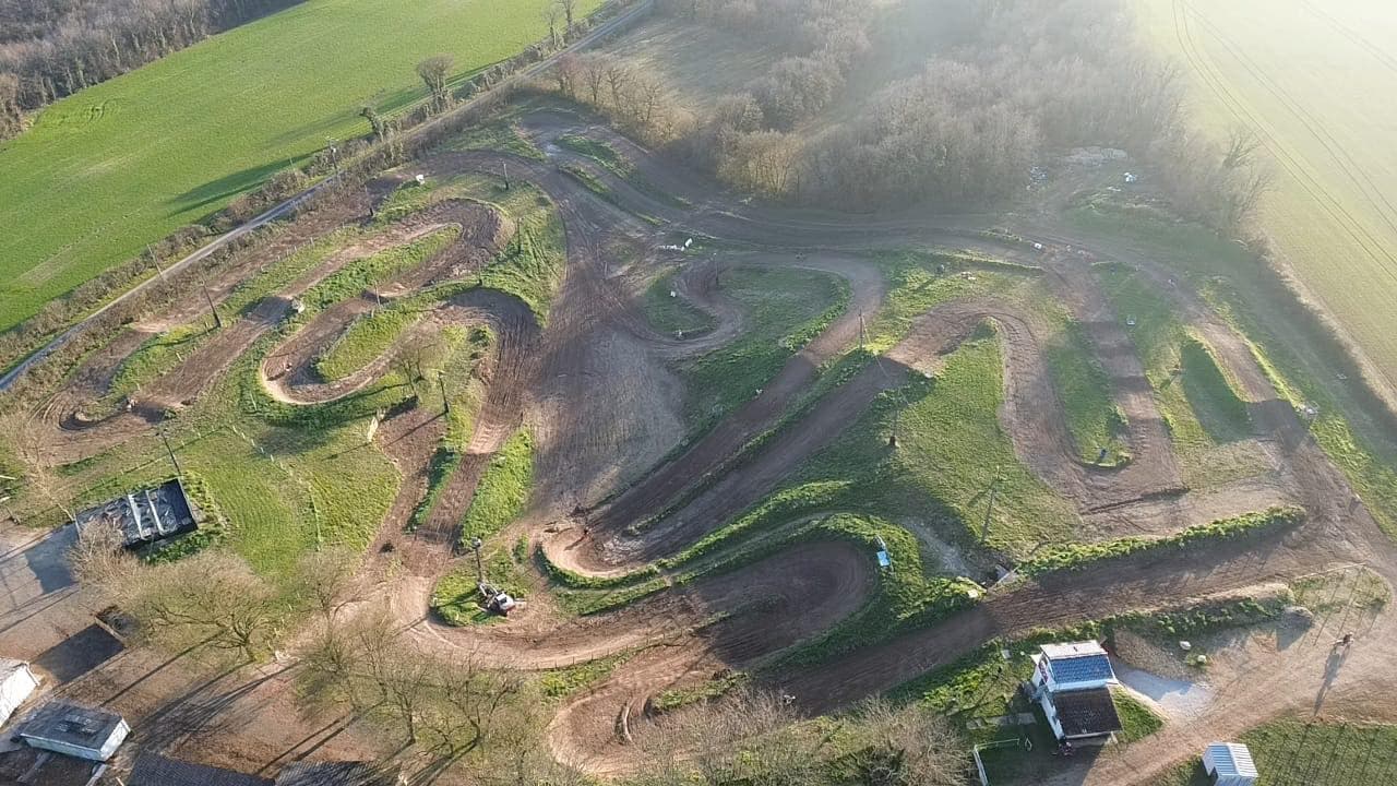 Vue aérienne de la piste MX